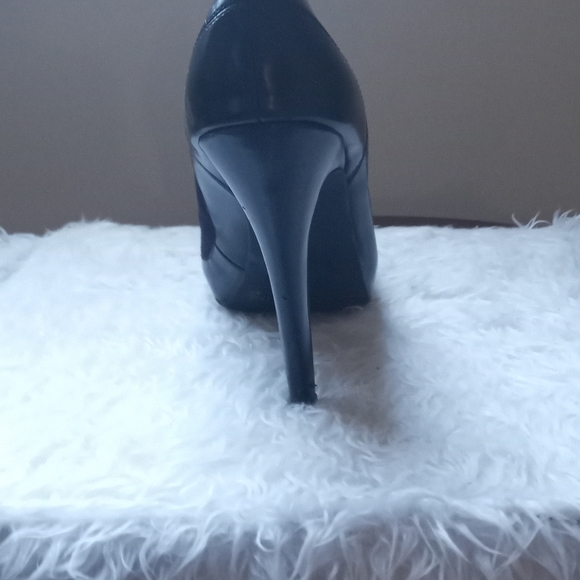 BCBGeneration Heels - Picture 3 of 4